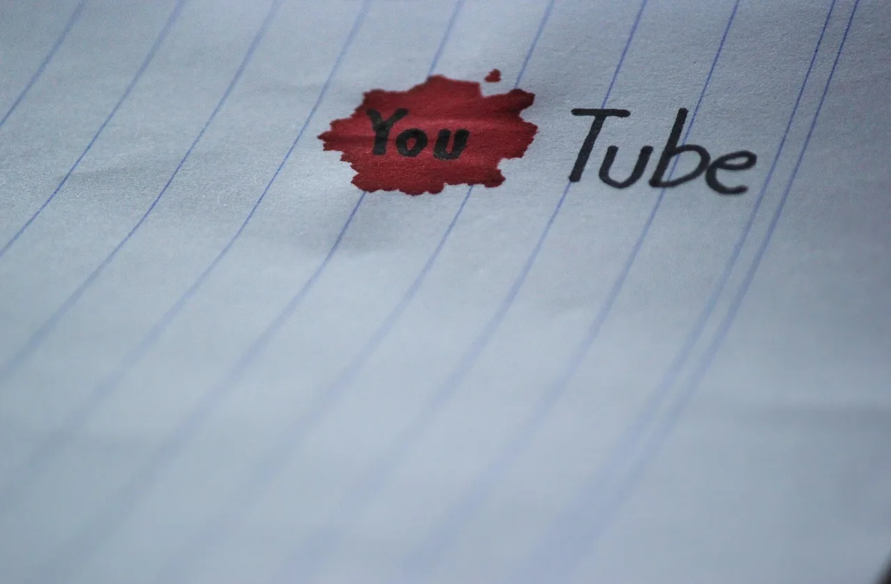 youtube, youtube on the paper, creative, channel, video, media, entertainment, digital, technology, icon, ideas, designer, of, design, content, social, browsing, multimedia, computer, blue computer, blue technology, blue laptop, blue video, blue paper, blue facebook, blue videos, blue digital, blue social, blue media, blue creative, blue idea
